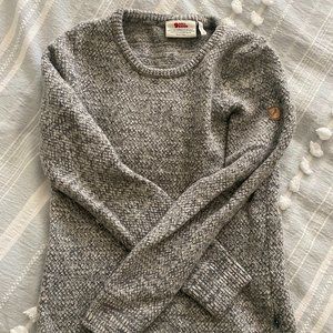 Fjallraven gray crewneck sweater, S